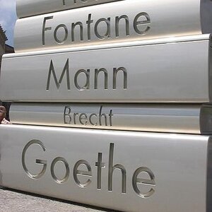 Teil der Skulptur „Der moderne Buchdruck“ beim Berliner Walk of Ideas